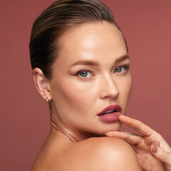 HUDA BEAUTY
Liquid Matte Ultra-Comfort Transfer-proof Lipstick - Bombshell