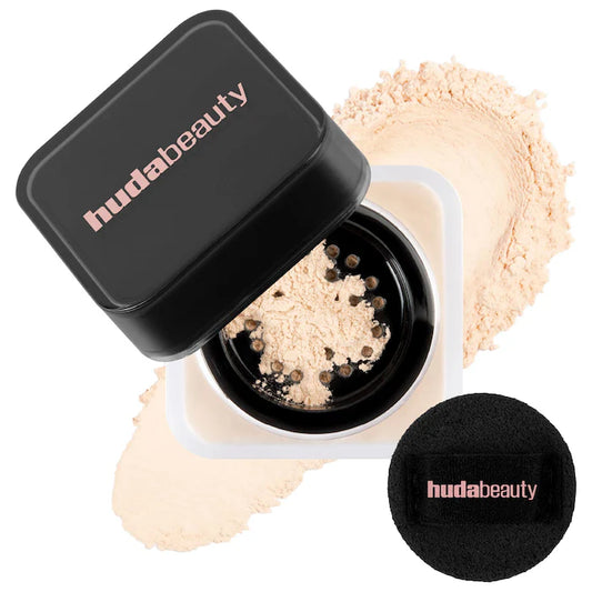 HUDA BEAUTY 
Mini Easy Bake Loose Baking & Setting Powder - Pound Cake